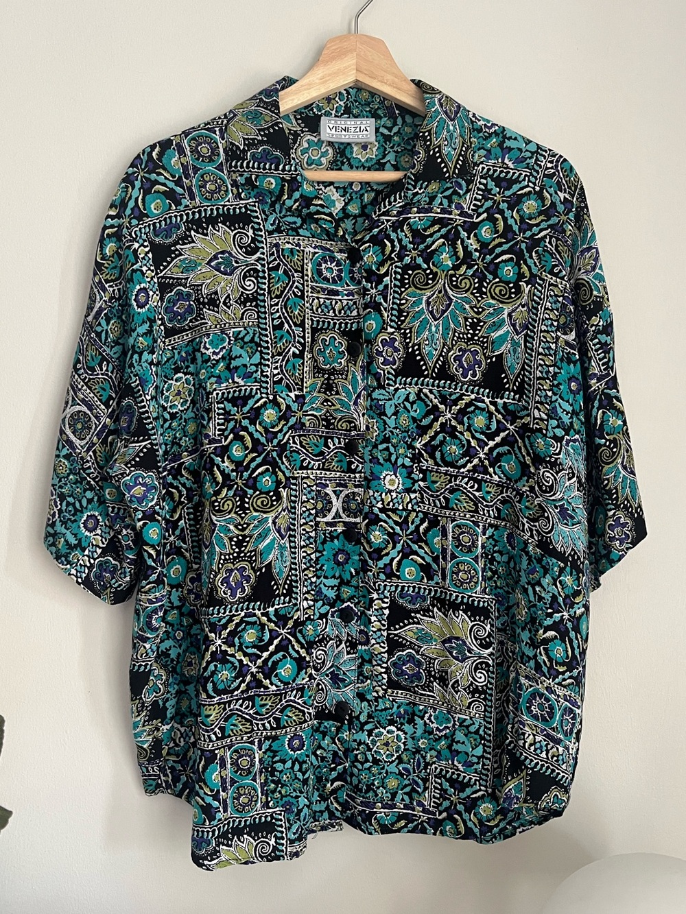 Venezia Teal & Black Floral Print Short-Sleeve Button Down Shirt